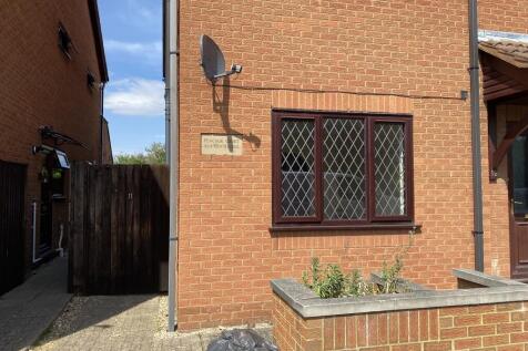 1-bed flat on Peacock Court, Sutton Bridge, £500/mo