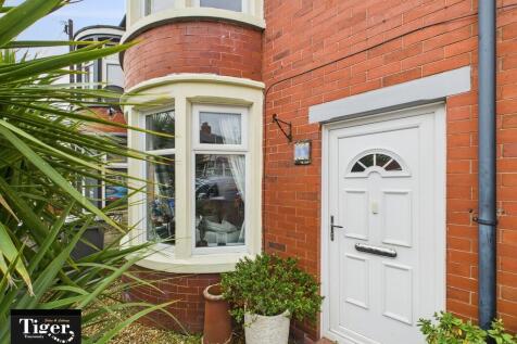 CAM02176G0-PR0553...