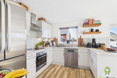 EweMove Estate Agents Basingstoke - 22 Lady Margar