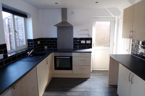 Squirrel Close, Heath Hayes, Cannock photo 5