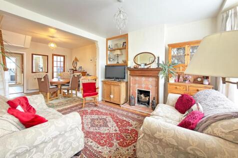 Living Room / Dining Room