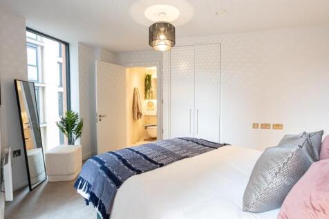 Master Bedroom Op...