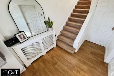 ENTRANCE / HALLWAY