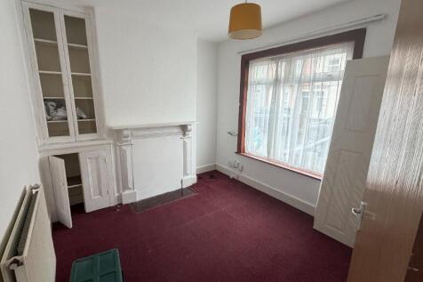 Byron Street, Northampton, NN2 photo 3