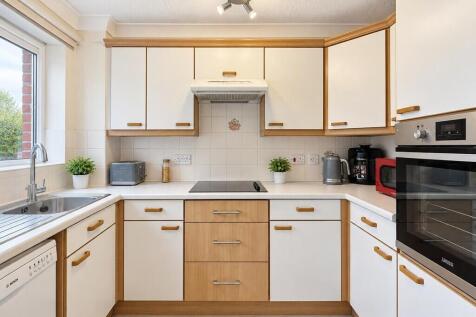 Bishops court, Wa...
