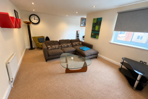PART FURNISHED, HAZELWOOD ROAD - NN1 photo 4