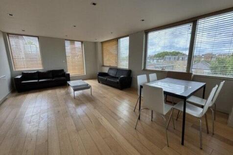 Three double bedroom set within a purpose built b
