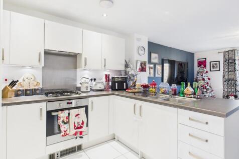 CAM03729G0-PR0199-STILL015