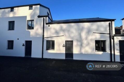 Flats Franchise Court