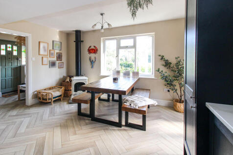 Kitchen/Dining Area