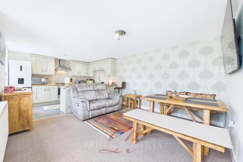 CAM04884G0-PR0148-STILL027.jpg