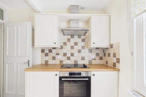 Kitchen 2.jpg