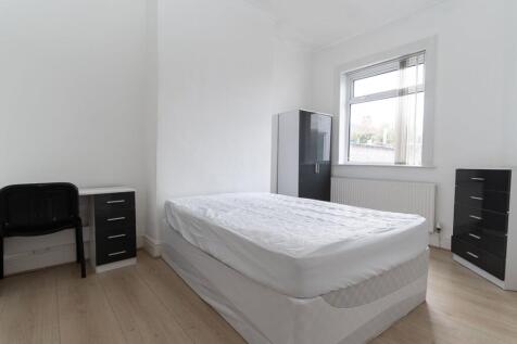 4 Bedroom House, Nicander Road photo 4