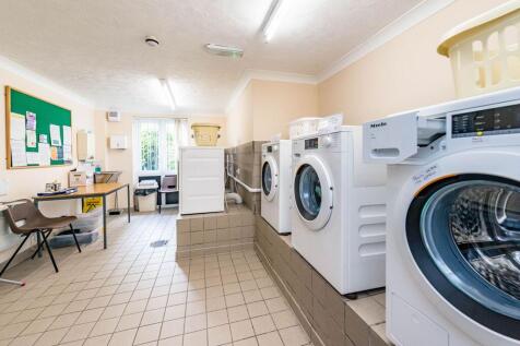 COMMUNAL LOUNGE AND LAUNDRY ROOM