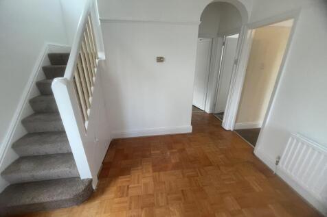 Dovedale road L18 photo 3