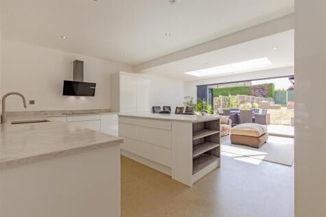 Stunning Open Plan Kitchen/Dining/Living