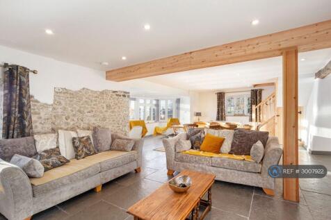 Lounge To Dining Area