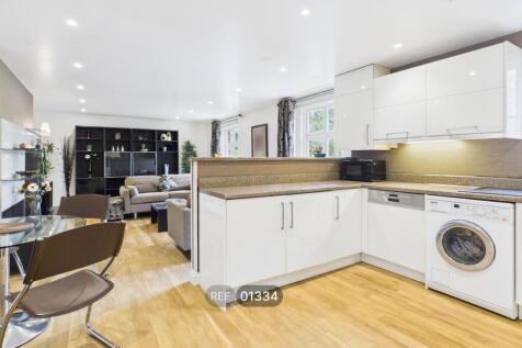 Kitchen &amp; Living area