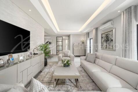 The Crest Fully Renovated 5 bed Villa For Sale (50)