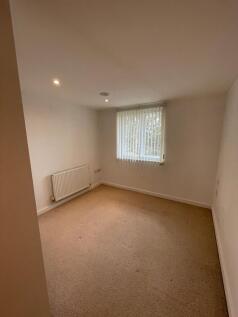 Chester Road, Hounslow, TW4 photo 3