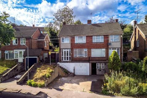 High Wycombe, HP13 - property photo