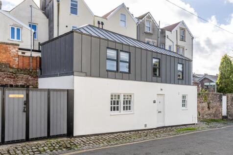 Maycroft Lodge, Kingsdown Front.jpg