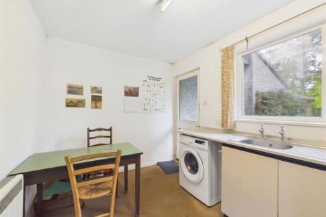 Kitchen / Dining