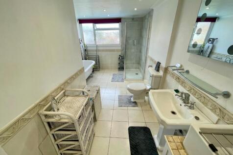 Room 3, 15 Plumpton Close, Luton, Bedfordshire, LU2 8JU photo 5