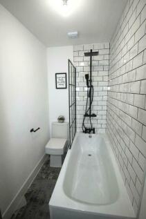 Shared Bathroom c 