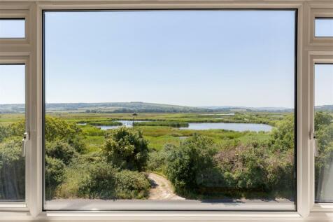 Townhouse with 4 bedrooms within harbour location