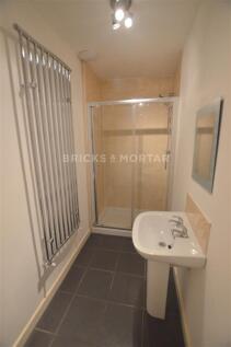 Flat 2, 24 Portland Terrace Shower Room.jpg