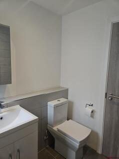 42 gisburn bathroom 1.jpg