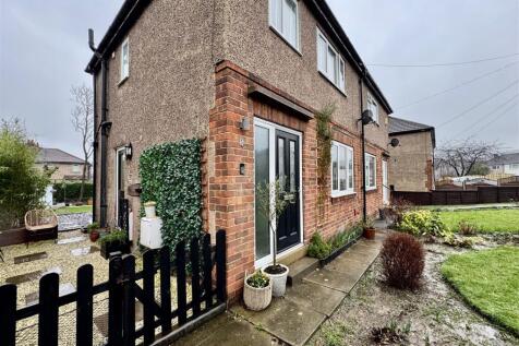 EXTERNAL FRONT AND DRIVEWAY