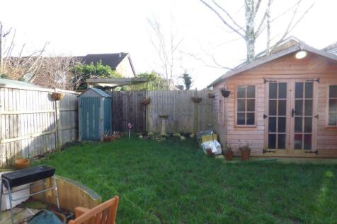 Deene Close, Market Harborough photo 3