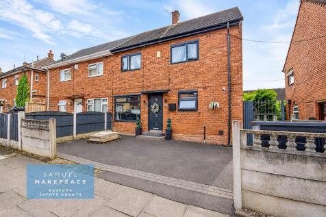Beautiful Three Bedroom Semi Detached Property wi