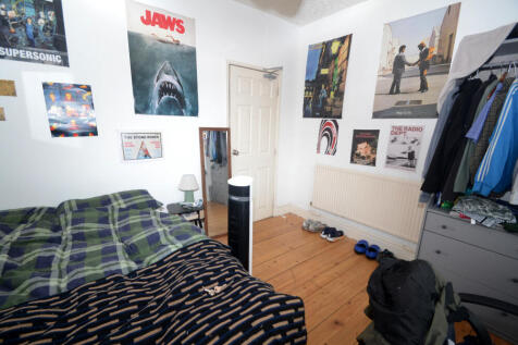 5 bed Edgeworth Drive, Fallowfield, Manchester, M14 photo 4