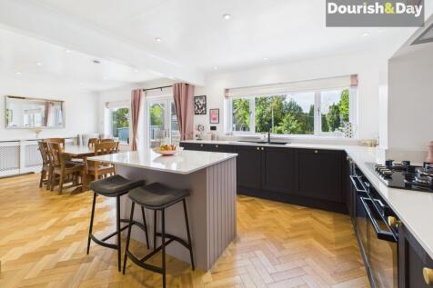 Open Plan Kitchen / Diner