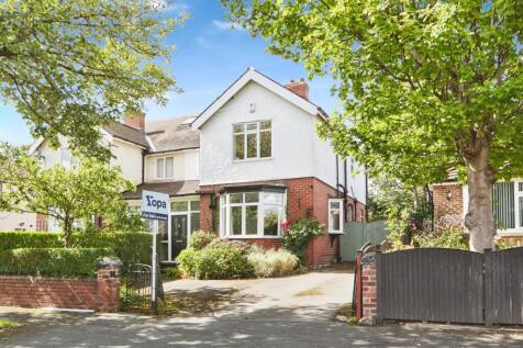 Leeds, LS8 - property photo