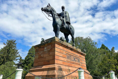 4C2EAC8A-526A-4E15-9