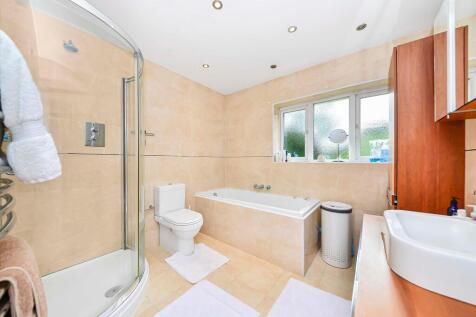5 bed, 3 bath Detached in Birmingham - Photo 13