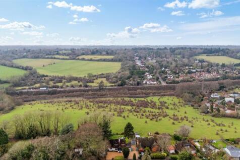 WOODPLACE LANE, 76 DRONE  (4).jpg