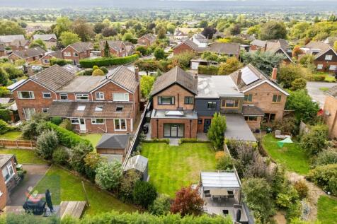 The Property and Surrounds