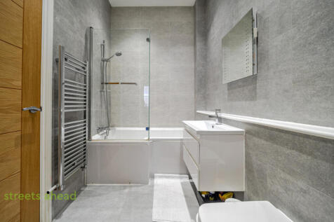 b77cf39b-d933-485...