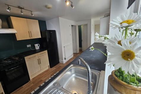 77 Clarendon Street, Leamington Spa photo 3