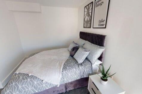 claude-street-ng7-2lg-1054821