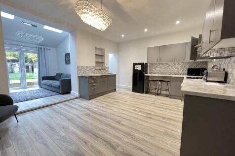 kitchen 1.JPG