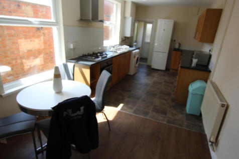 Spacious 4-Double Bedroom Student House ¿ Adams