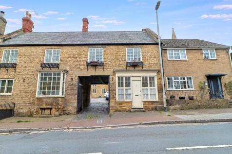 1 Crown Mews, South Street, Crewkerne, Somerset, TA18 8DB