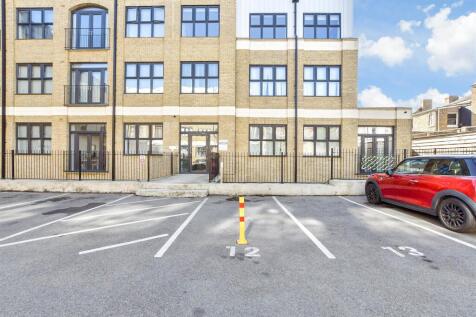 Driveway/Parking