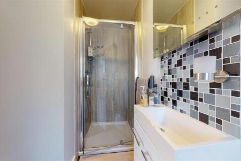 ENSUITE SHOWER ROOM